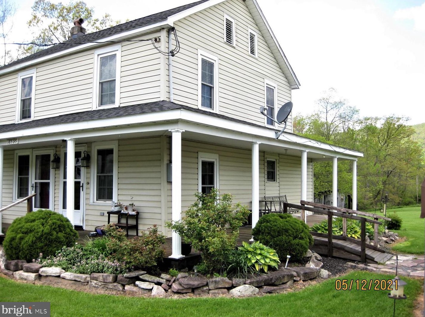 18595 Store Ln, Spring Run, PA 17262