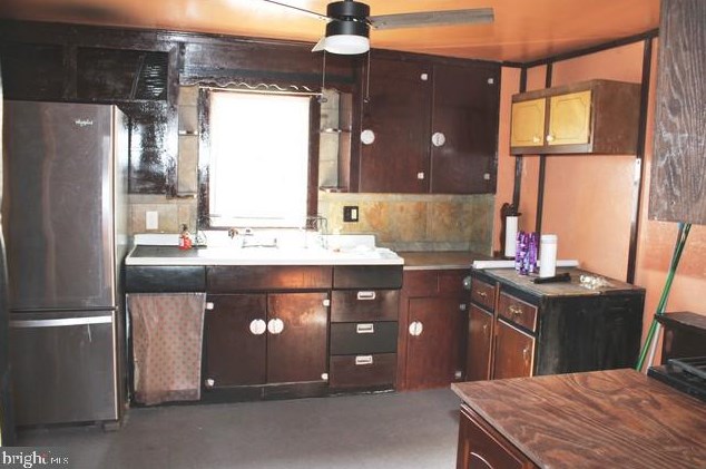 708 Fairground Ave, Chambersburg, PA 17201-3545