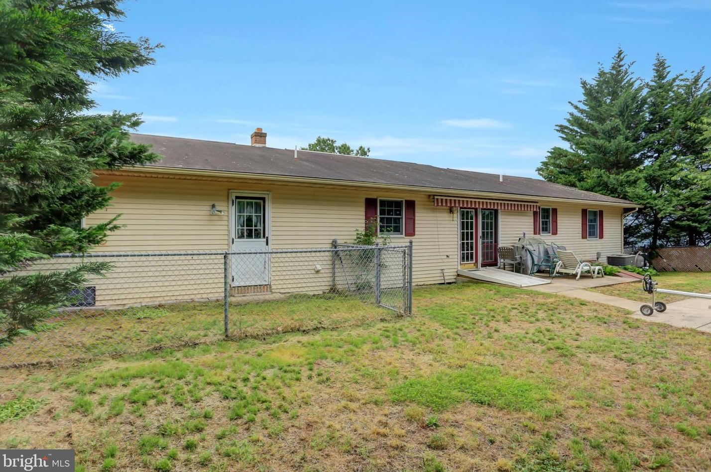 1619 Strohm Dr, Chambersburg, PA 17202-8008