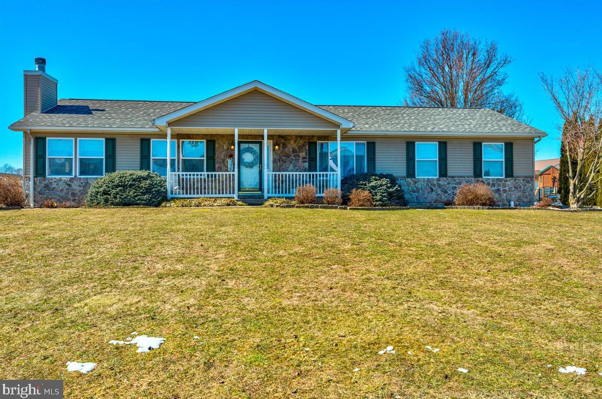 129 Hampton Dr, Chambersburg, PA 17202-8578