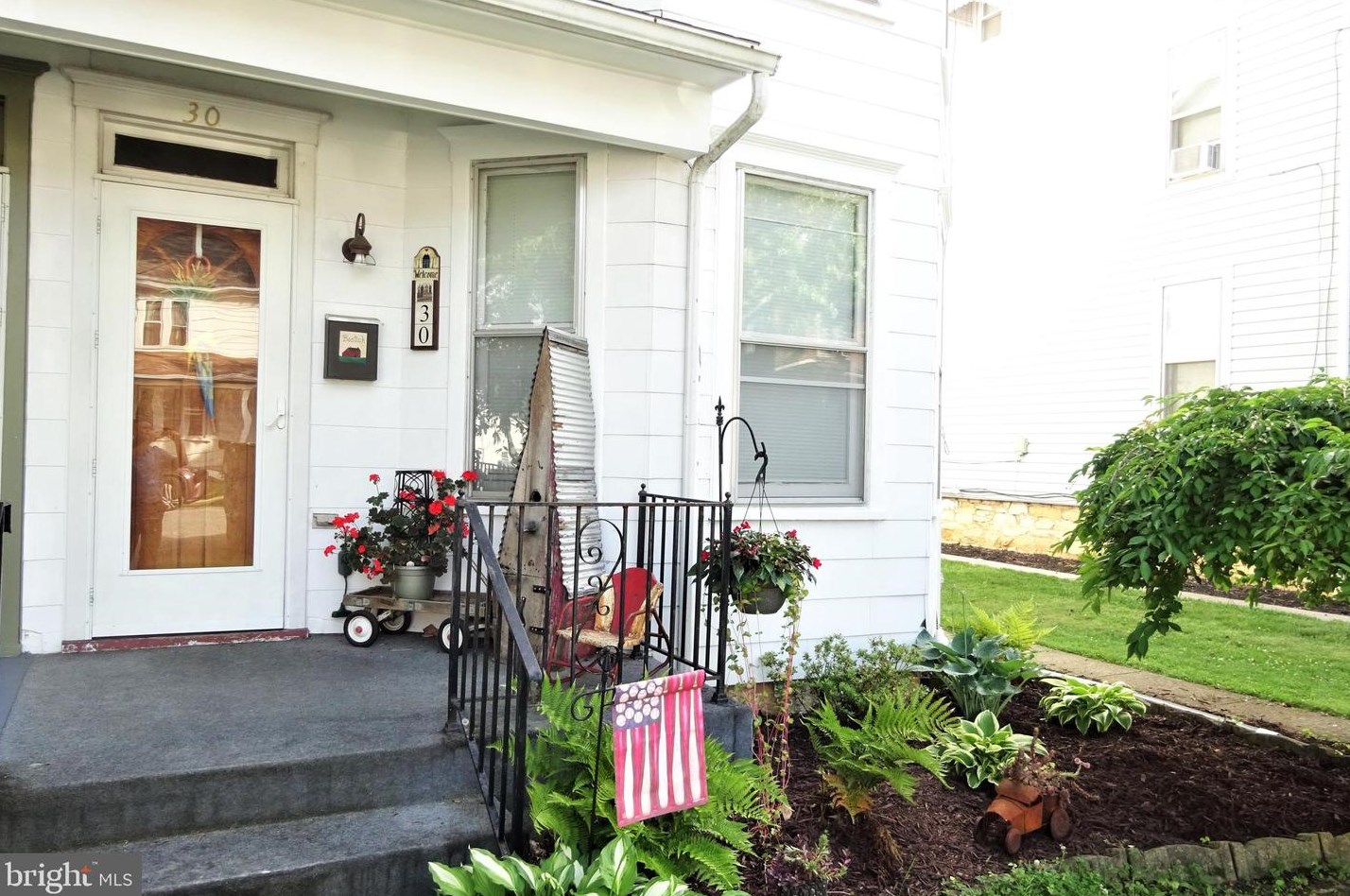 30 Montgomery Ave, Lees Cross Roads, PA 17257