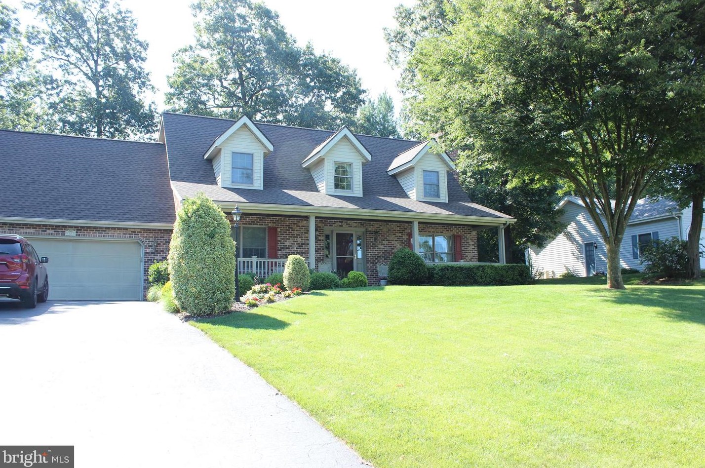 7005 Fairway Dr, Fayetteville, PA 17222-9425
