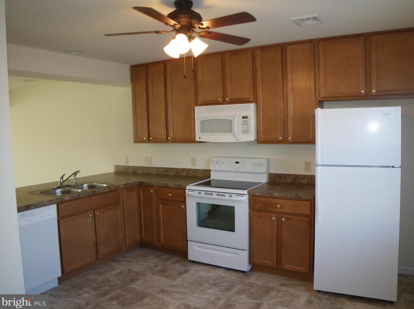 371 Lantern Ln, Chambersburg, PA 17201
