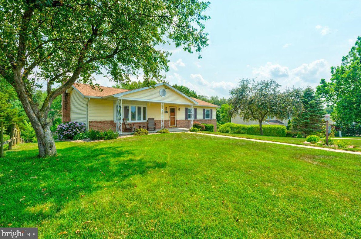 3060 Liverpool Ct, Chambersburg, PA 17201-8751