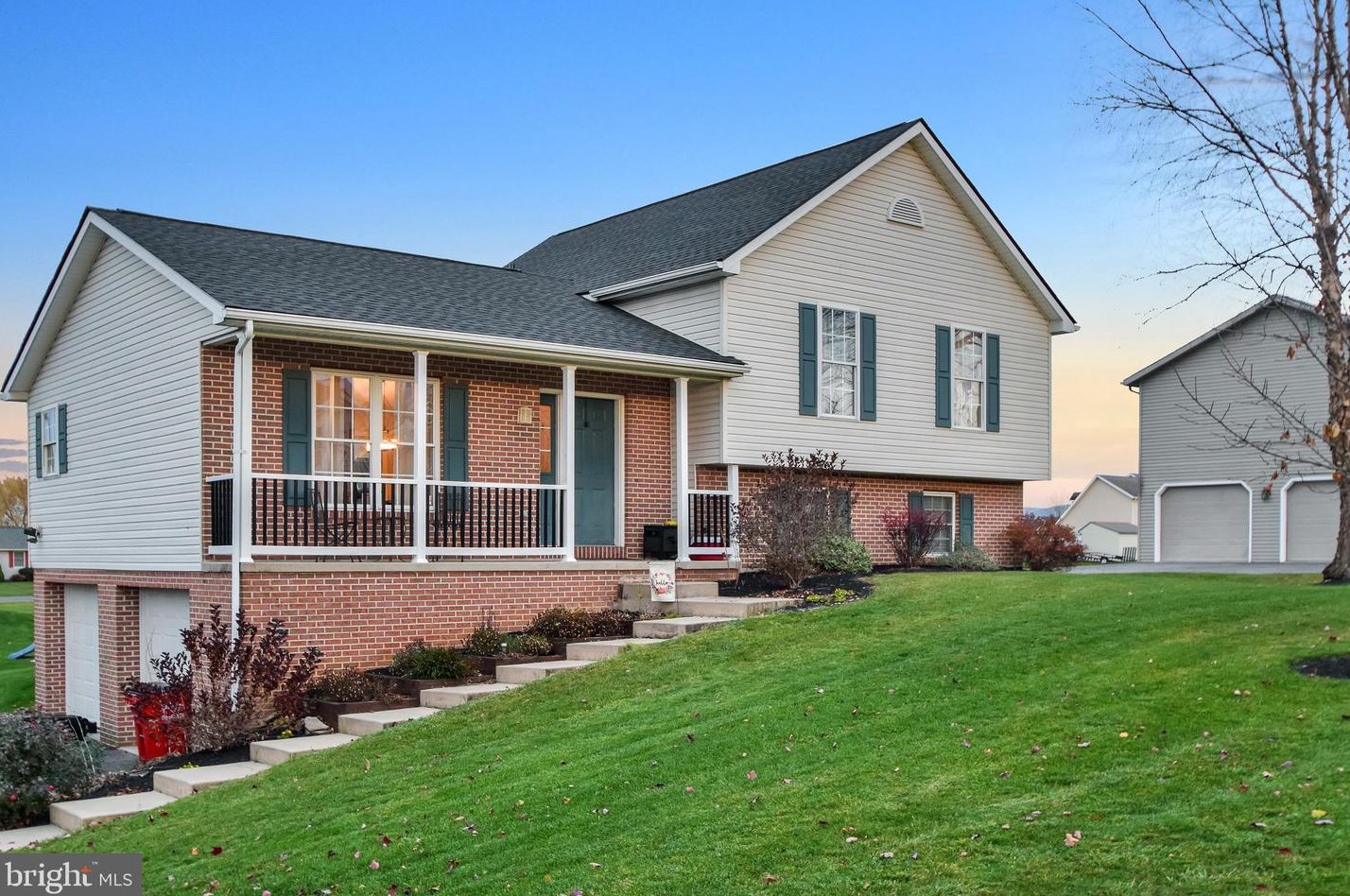 453 Lea Dr, Chambersburg, PA 17202-7945