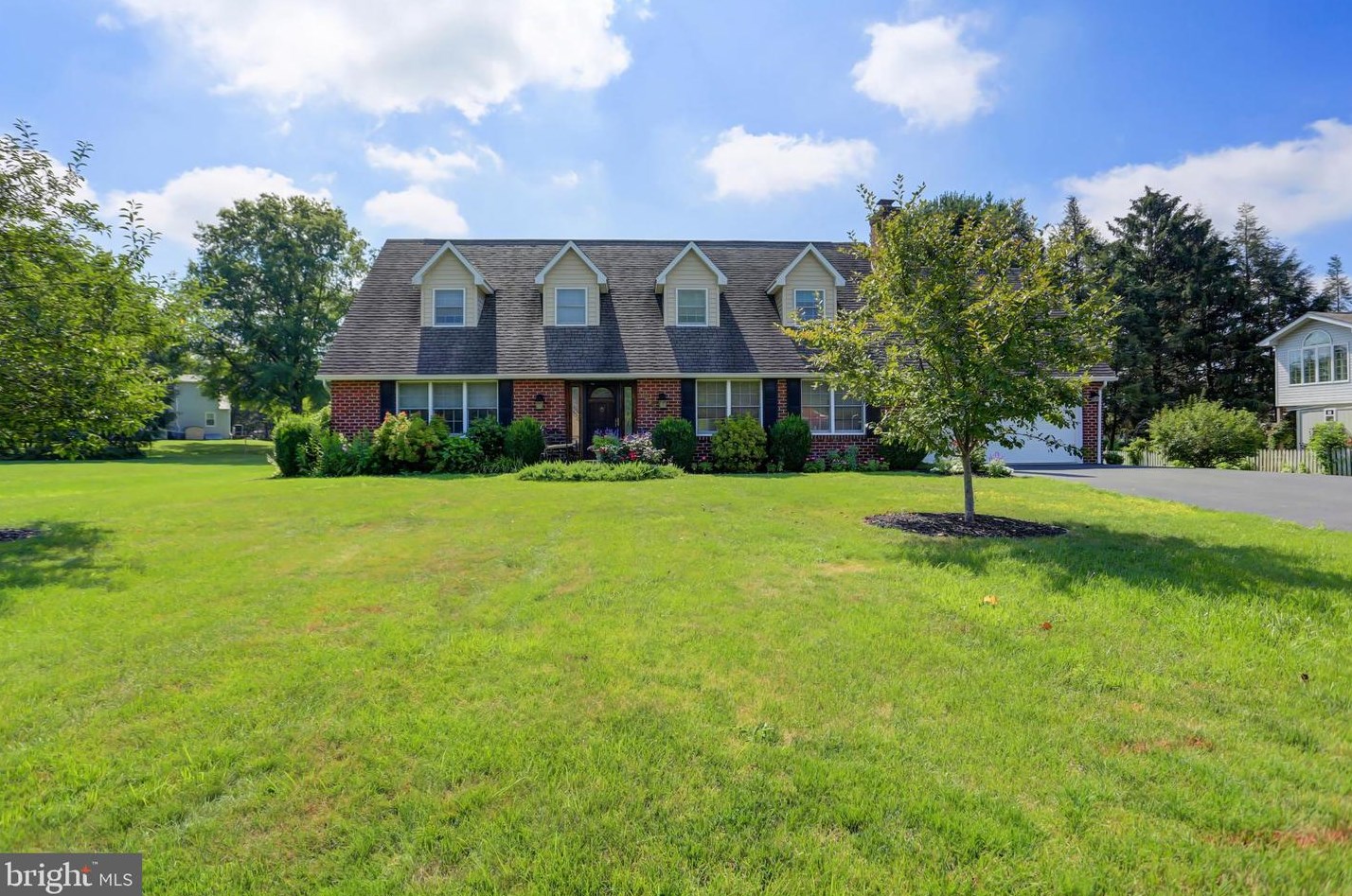 11850 Orchard Ln, Roadside, PA 17268-9275