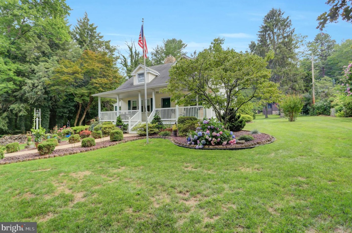 20 Greenwood Rd, Fayetteville, PA 17222-8223