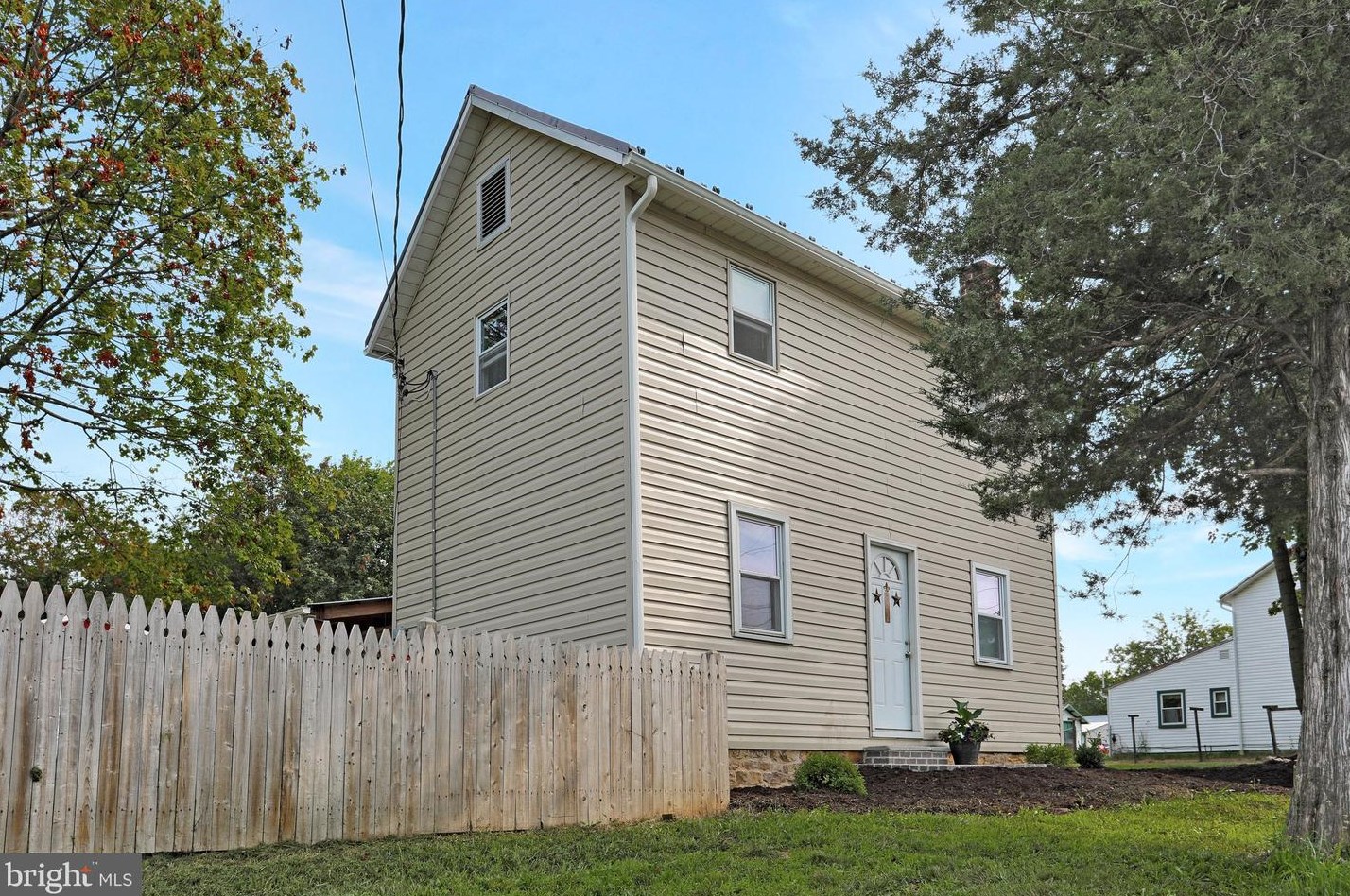 10853 Roxbury Rd, Orrstown, PA 17244