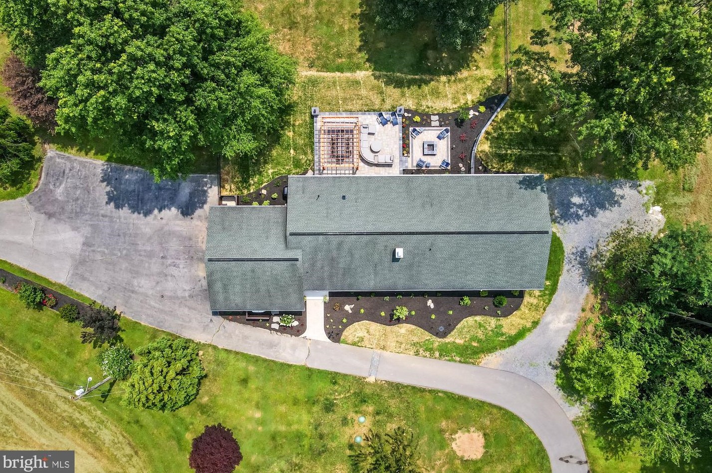 915 Black Gap Rd, Fayetteville, PA 17222-9783