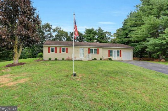 2250 Tanya Dr, Chambersburg, PA 17202-8843