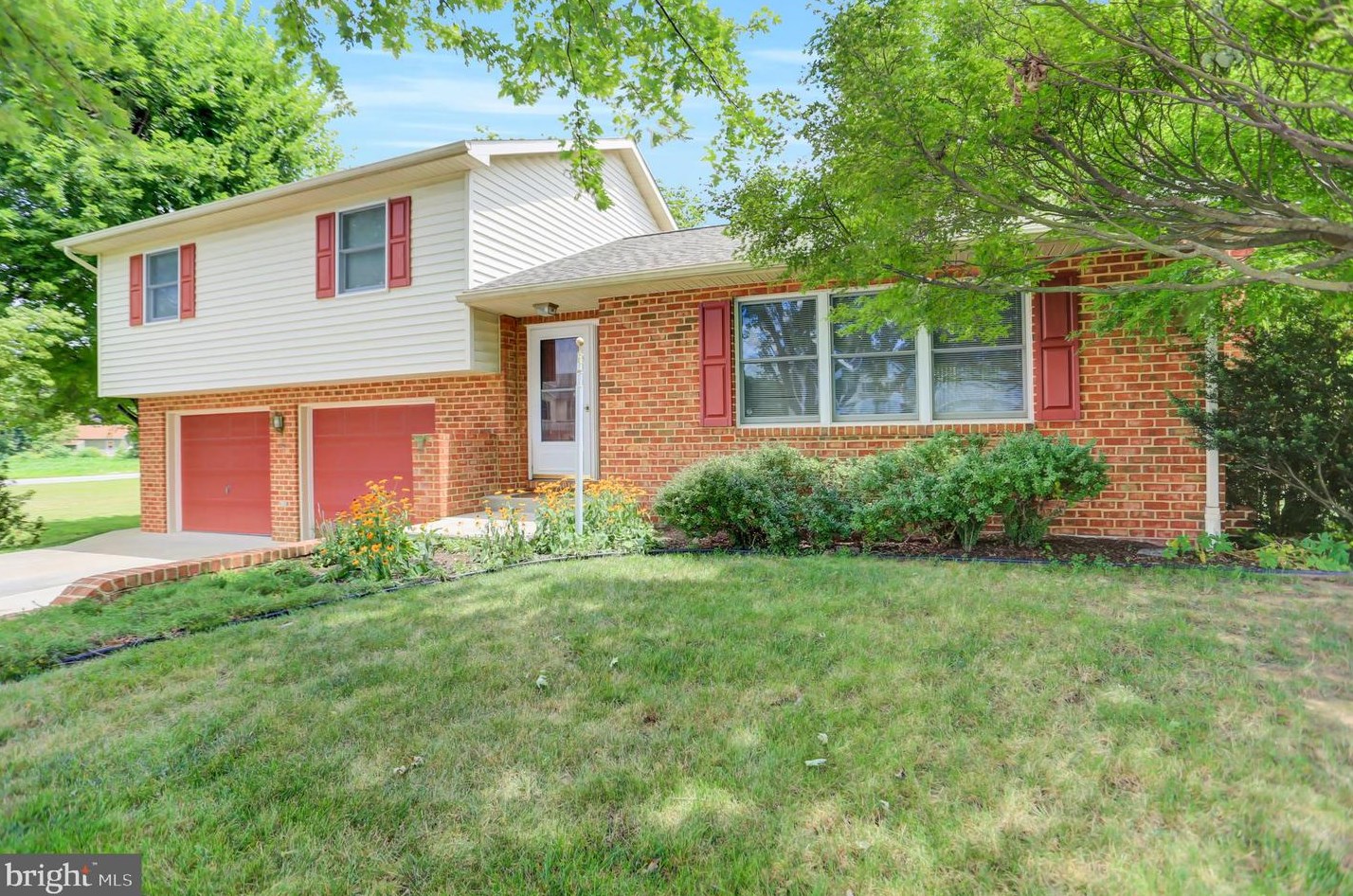 115 Baker And Russell Dr, Lees Cross Roads, PA 17257