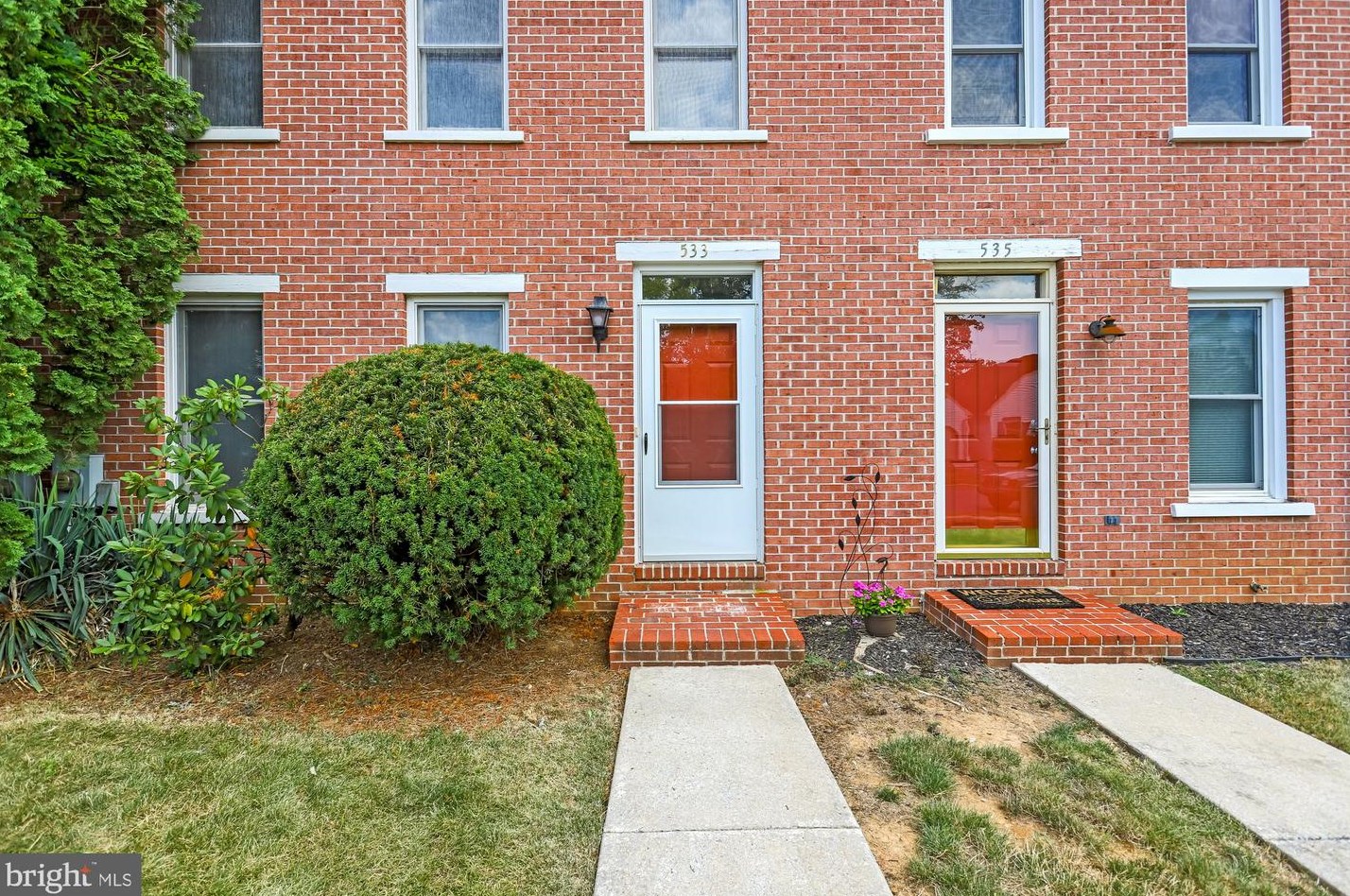 533 Bracken Dr, Chambersburg, PA 17201-3900