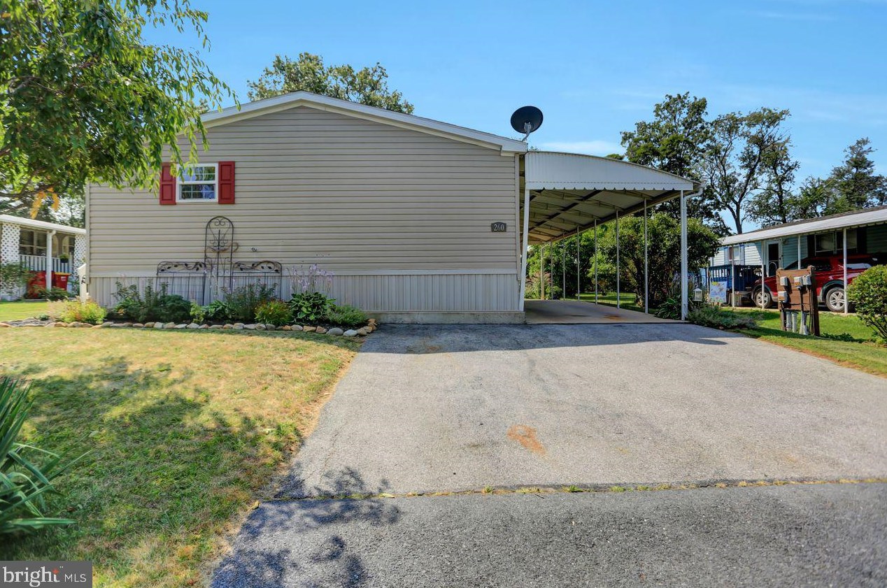 260 Cameo Dr, Fayetteville, PA 17222-1213