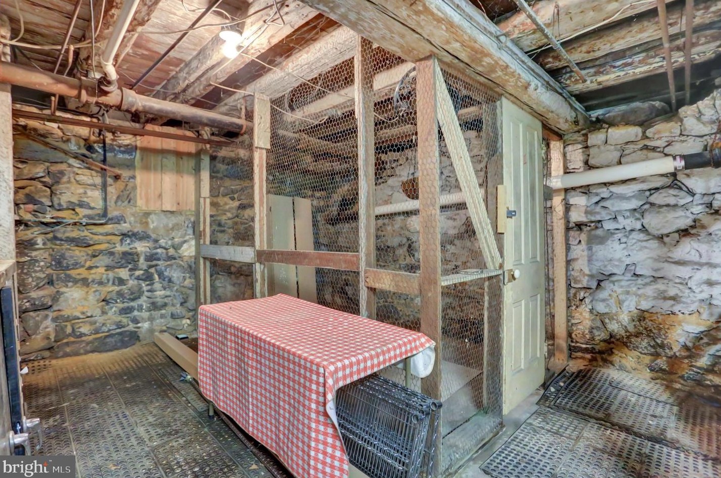 266 Philadelphia Ave, Chambersburg PA  17201-8931 exterior