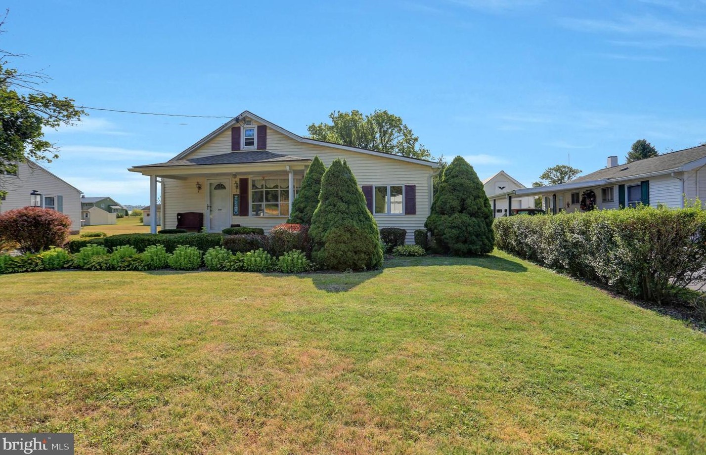 8952 Pineville Rd, Lees Cross Roads, PA 17257