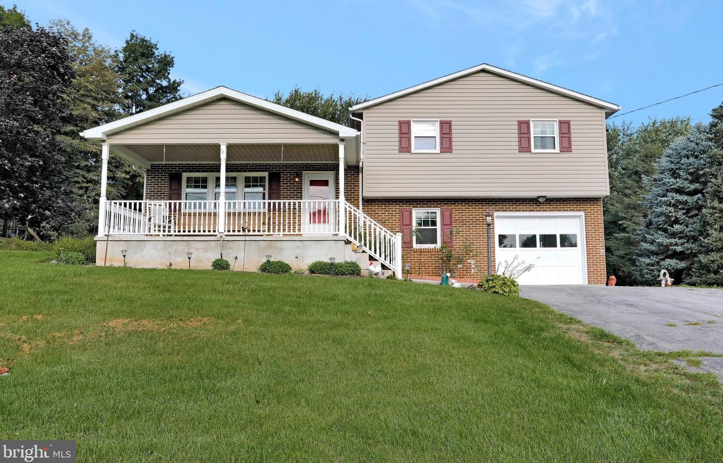 8624 Pa Harry Dr, Chambersburg, PA 17202-7700