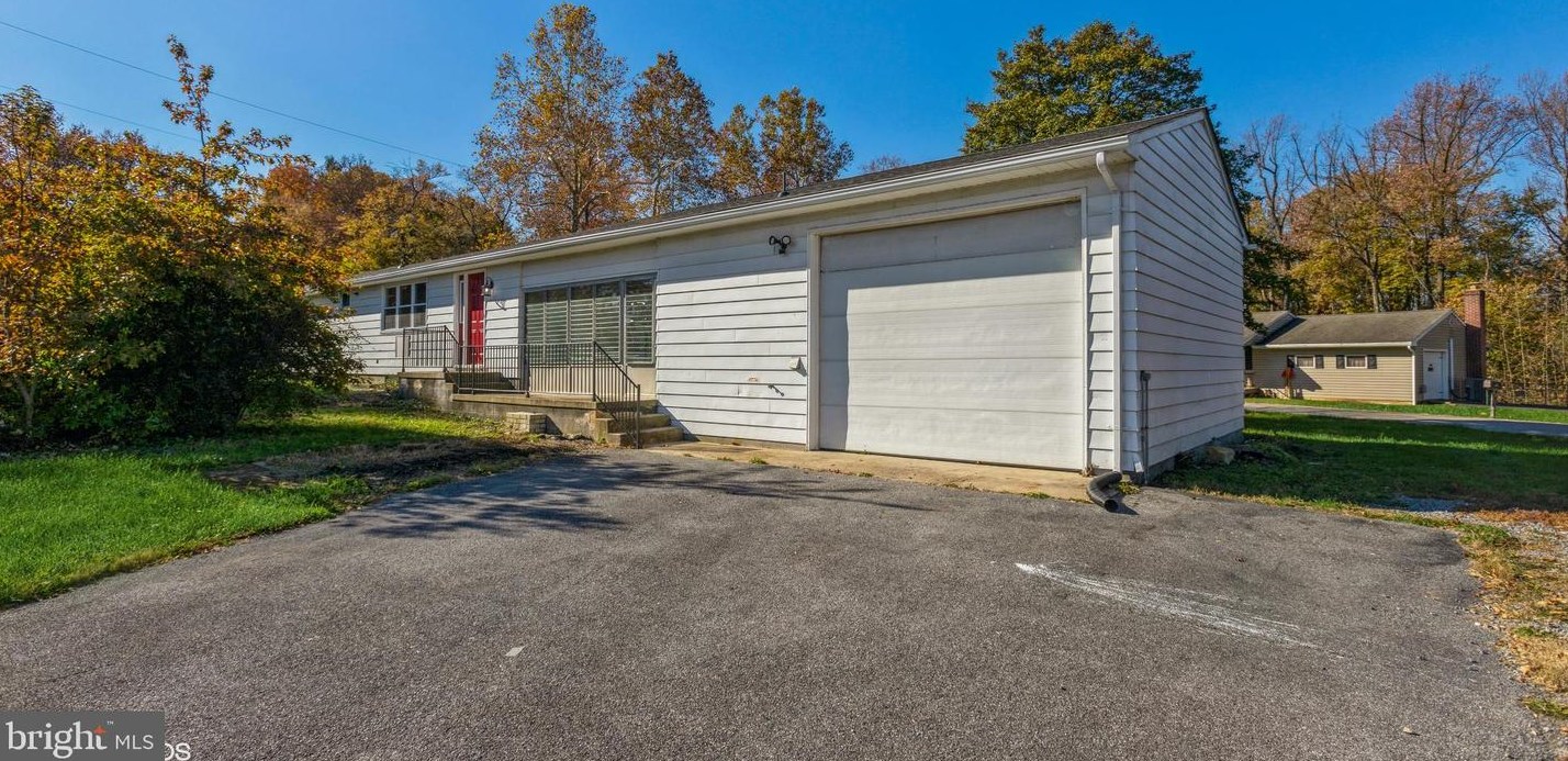 4021 Sycamore Grove Rd, Chambersburg, PA 17202-9668