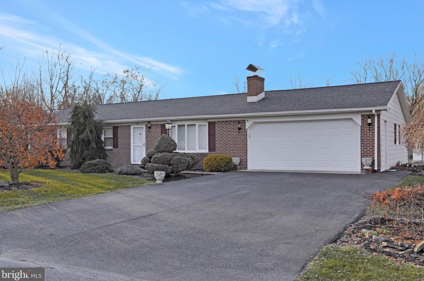 137 Mount Pleasant Rd, Fayetteville, PA 17222-9318