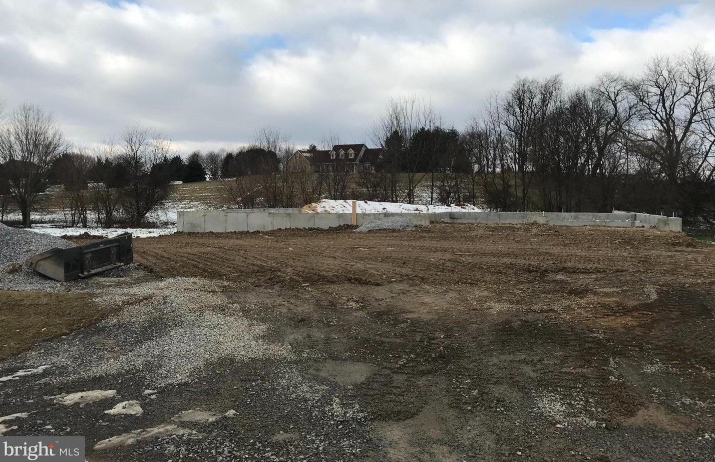 6255 Oak Leaf Ln, Fayetteville, PA 17222-9462