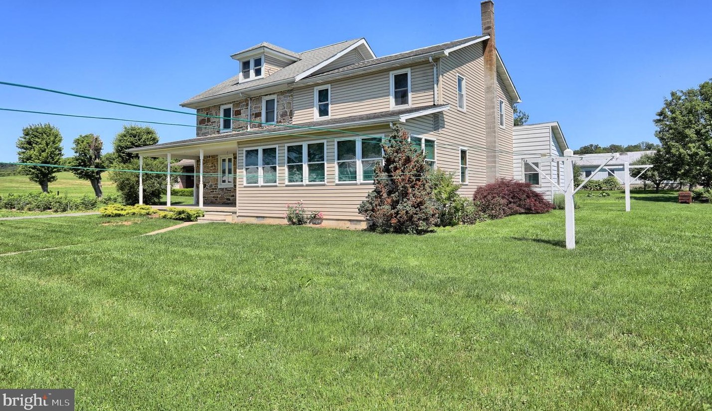 104 Equine Acres Ln, East Salem, PA 17059-7291