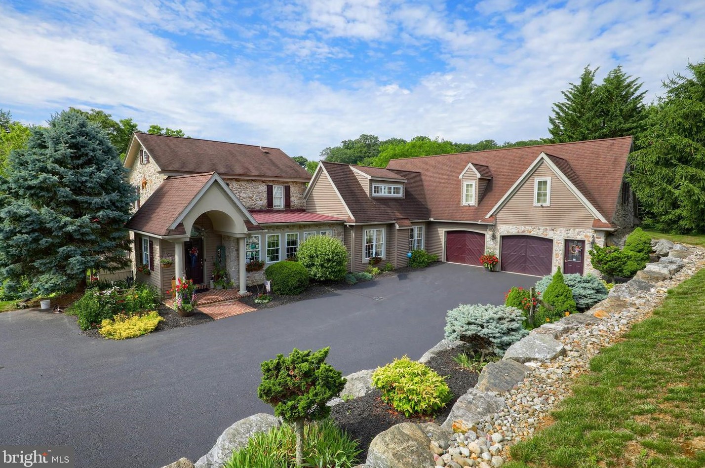 4596 Airy View Dr, Kinderhook, PA 17512-8446