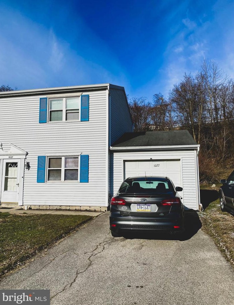1027 Cloverton Dr, Kinderhook, PA 17512-9403