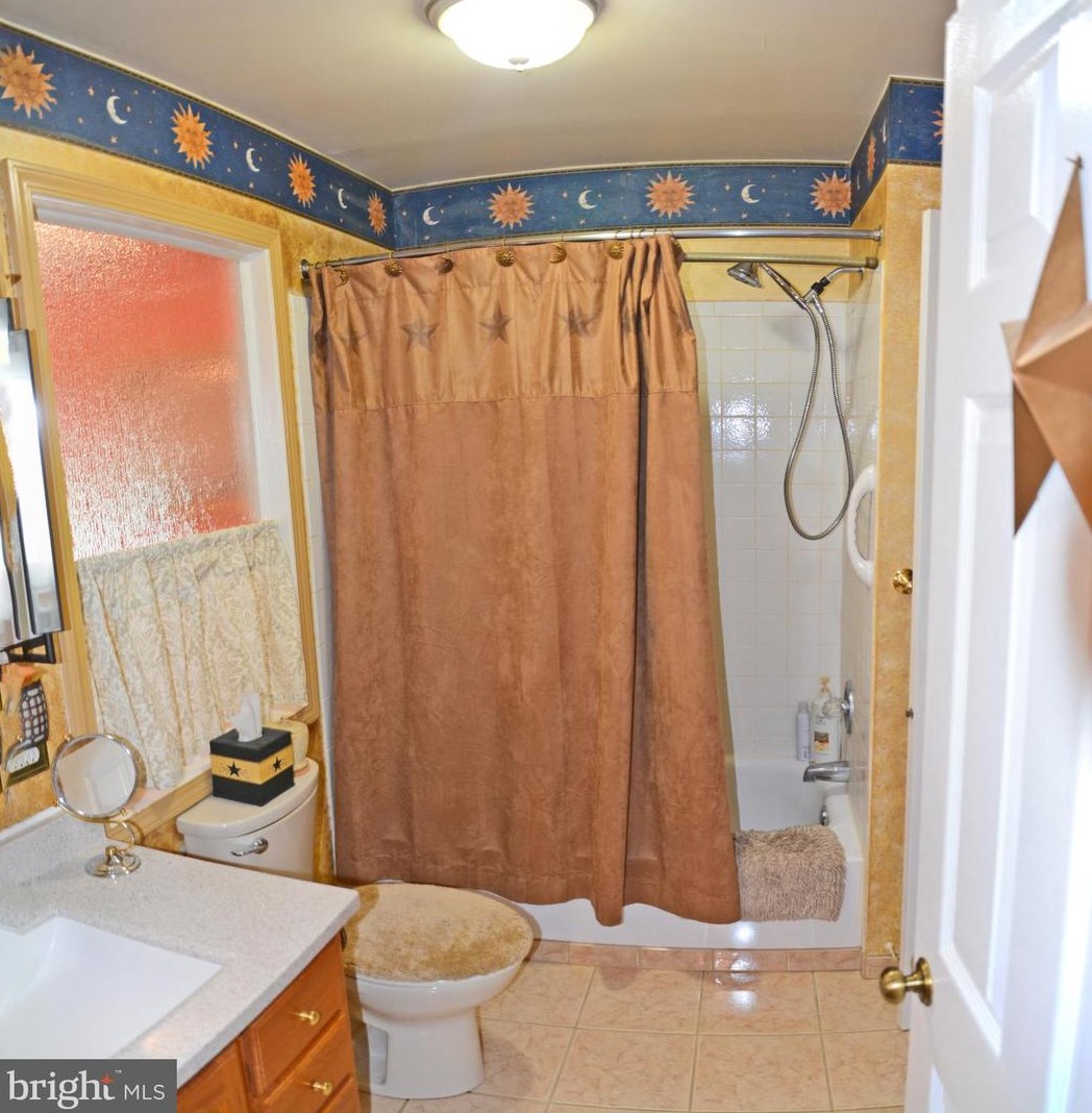 281 Northridge Dr, Landisville PA  17538-1046 exterior