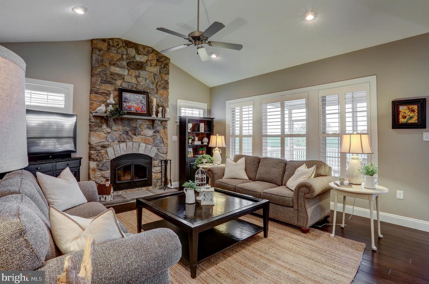 5 Plum Tree Pl, Gordonville, PA 17529