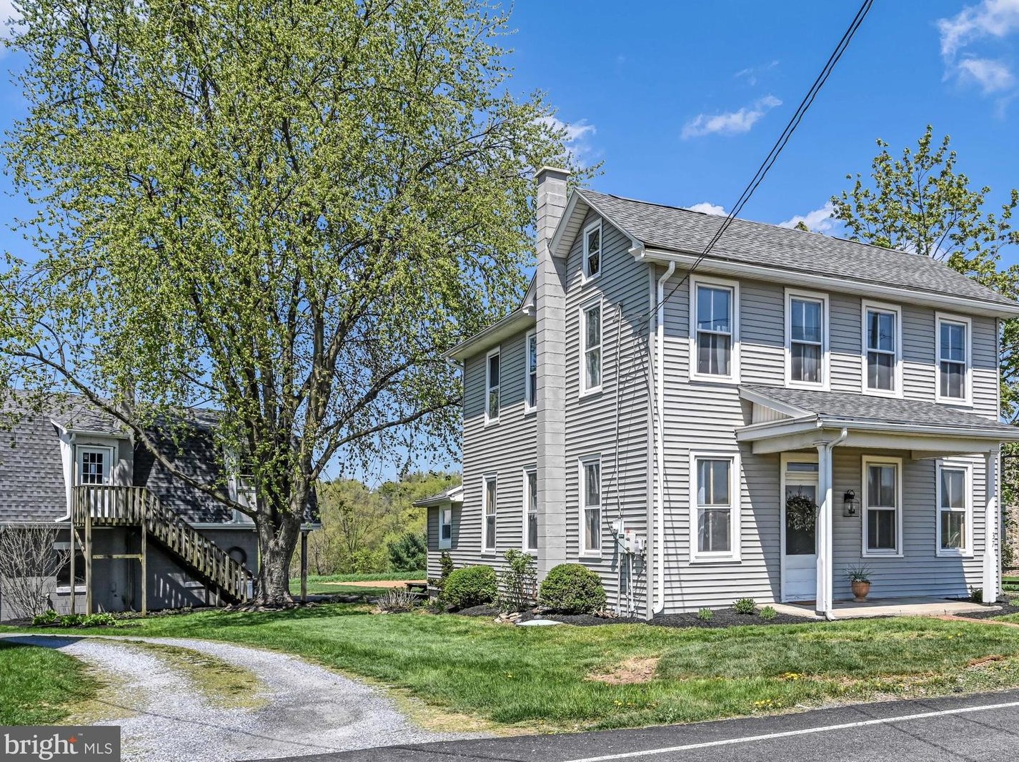 37 Locust St, Bareville, PA 17540-9101