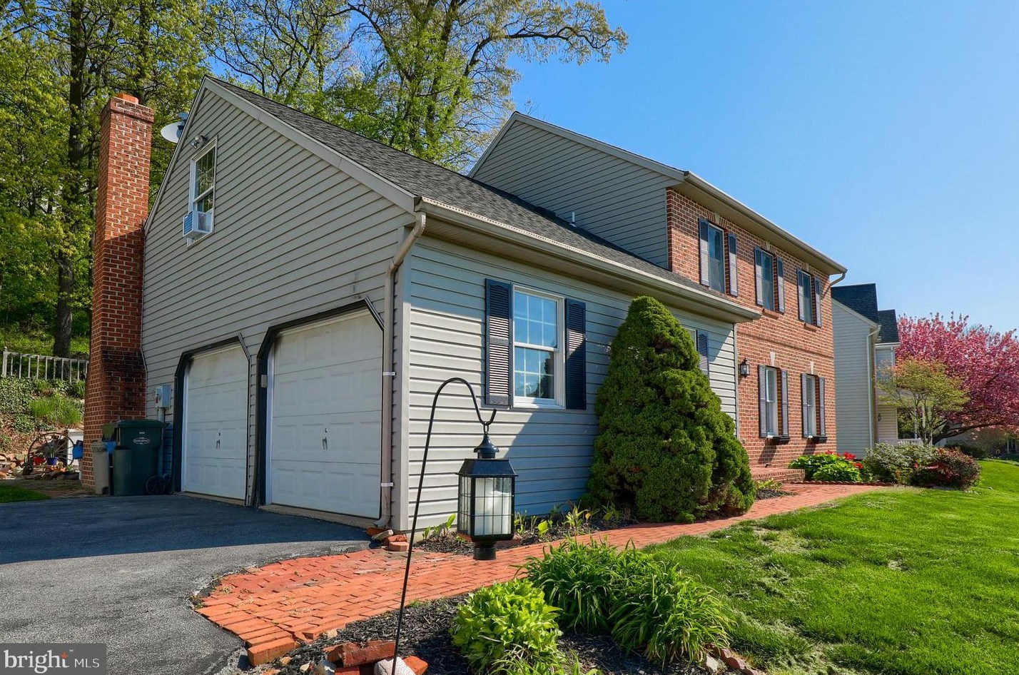 474 Lancer Dr, Kinderhook, PA 17512-9735