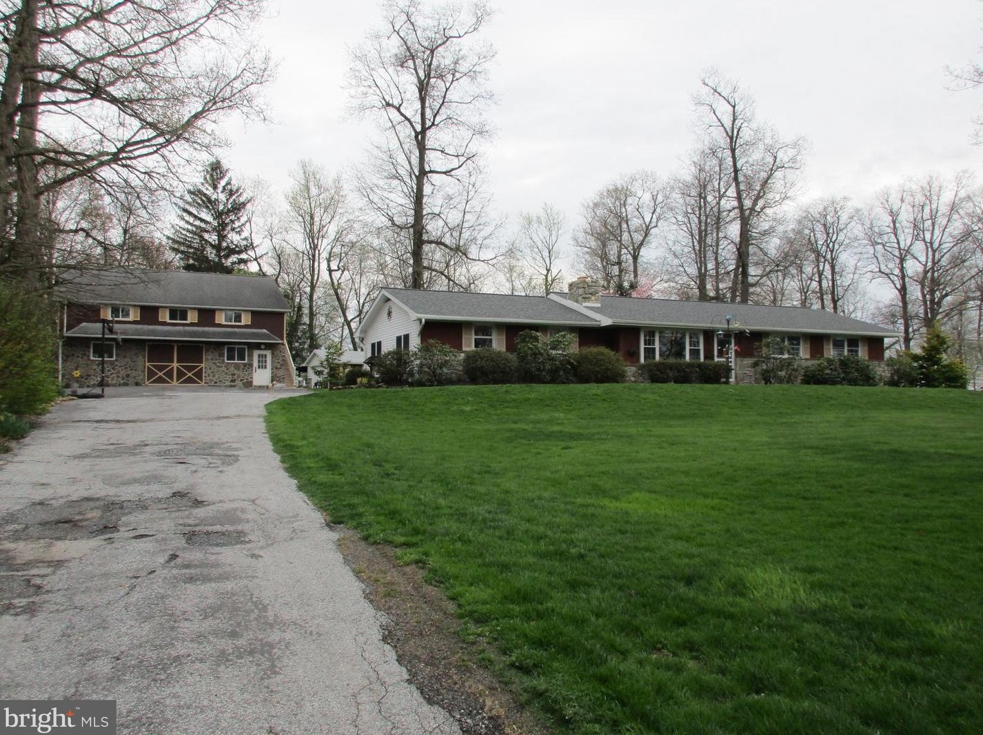 419 Belmont Rd, Ronks, PA 17572-9528