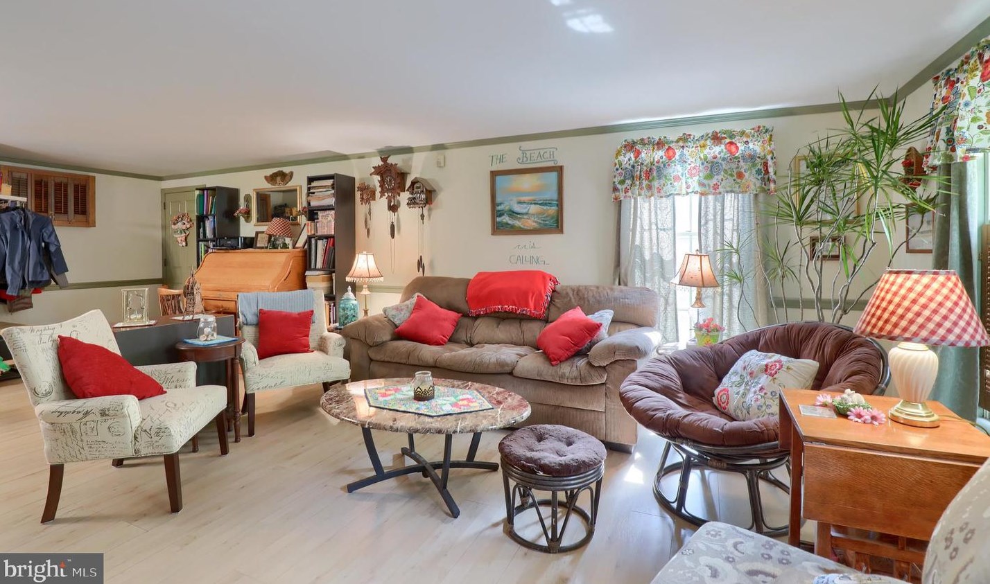 2675 Hemlock Dr, Kinderhook, PA 17512-9678