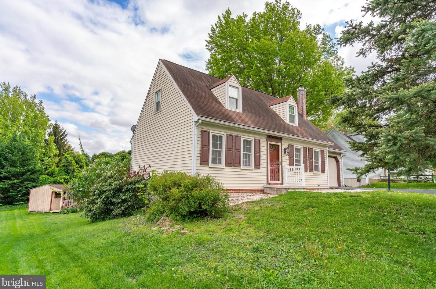 2643 Hemlock Dr, Kinderhook, PA 17512-9678