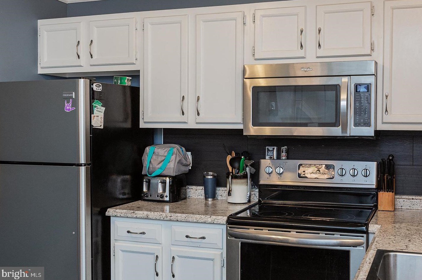 2309 Morris Dr, East Petersburg PA  17520-1057 exterior