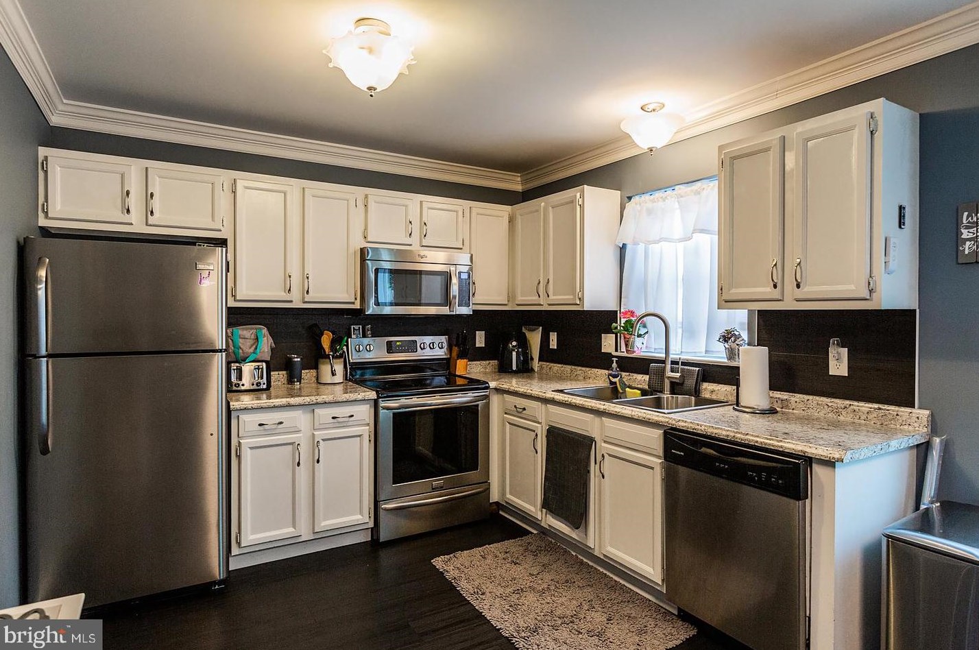 2309 Morris Dr, East Petersburg PA  17520-1057 exterior