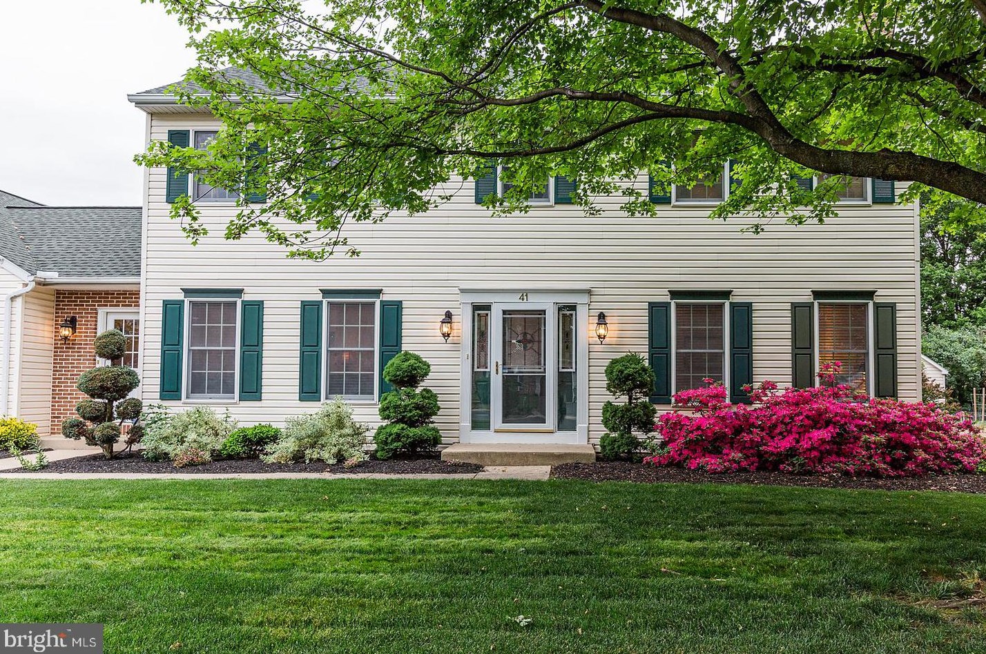 41 Magnolia Dr, Bareville, PA 17540-9605