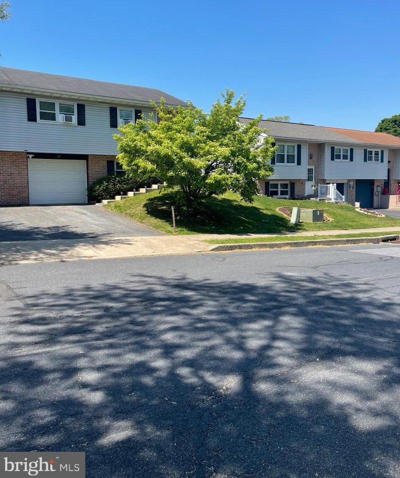 213 Heather Ln, Ephrata, PA 17522