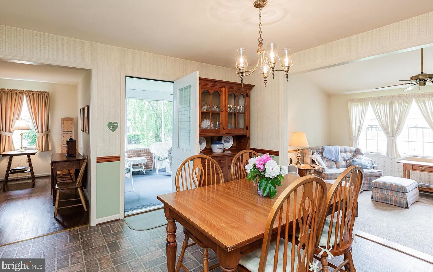 1524 English Brook Dr, Landisville PA  17538-1349 exterior