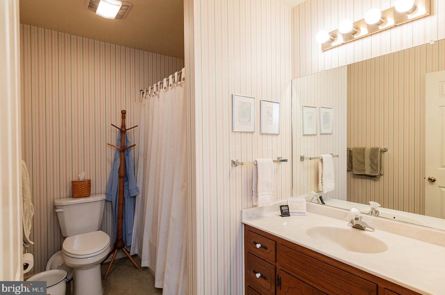 1524 English Brook Dr, Landisville PA  17538-1349 exterior