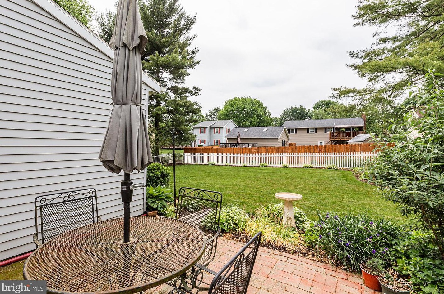 1524 English Brook Dr, Landisville PA  17538-1349 exterior