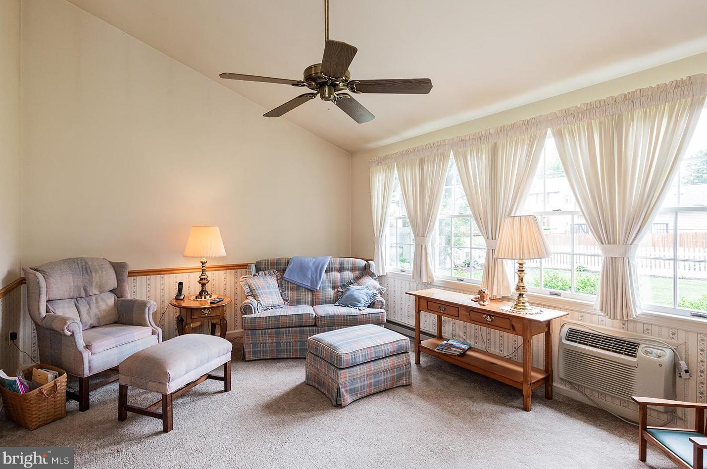 1524 English Brook Dr, Landisville PA  17538-1349 exterior