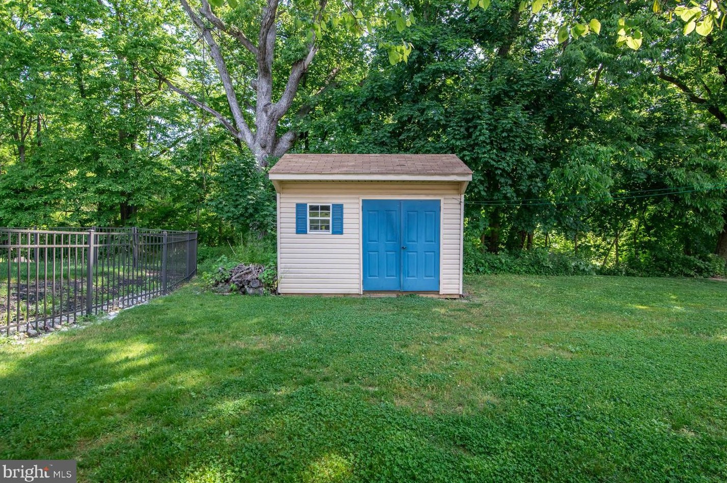 90 Gard Ct, Kinderhook PA  17512-9467 exterior