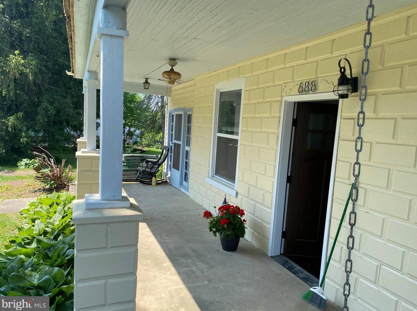 688 Marticville Rd, Pequea, PA 17565