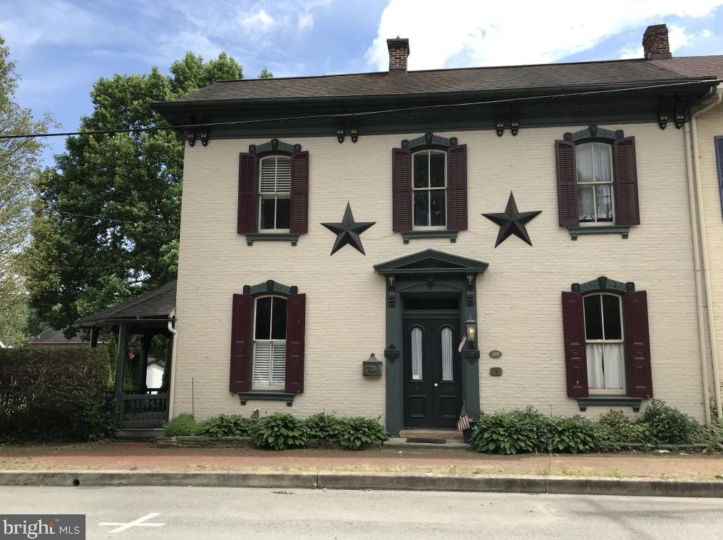 299 Market St, Marietta, PA 17547-1533