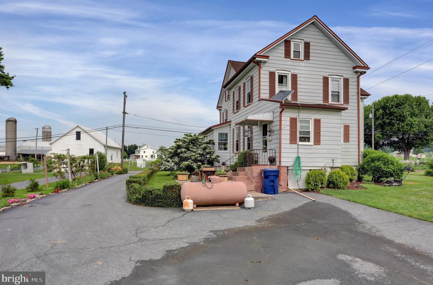 235 Springville Rd, New Milltown, PA 17535-9732