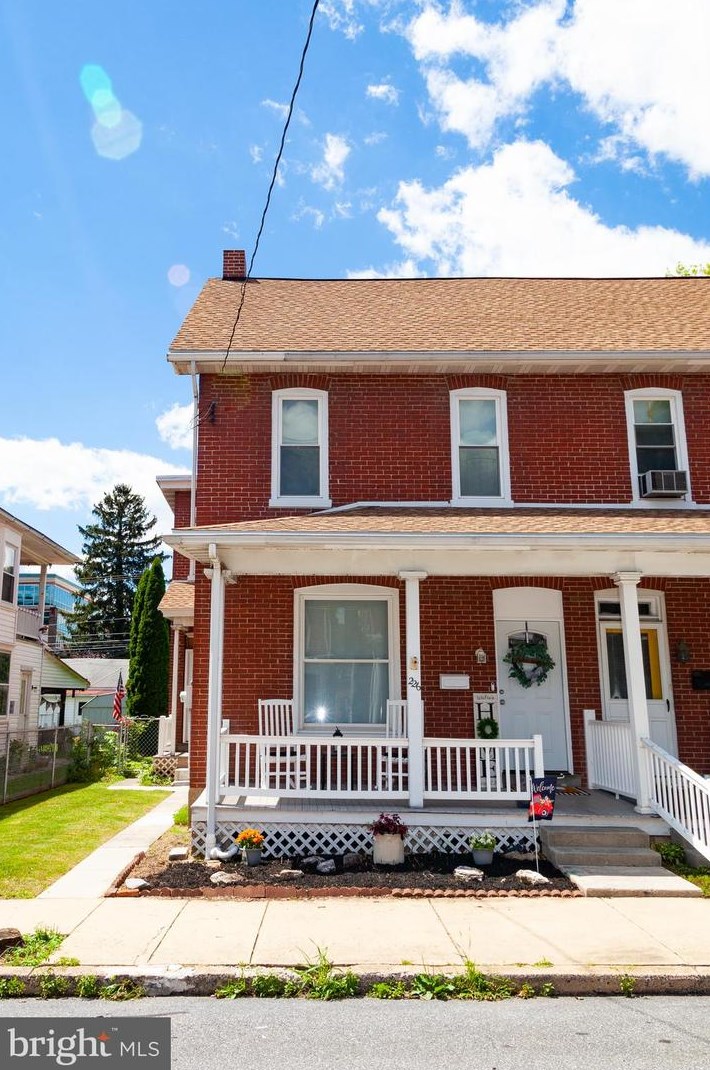 226 Church Ave, Ephrata, PA 17522