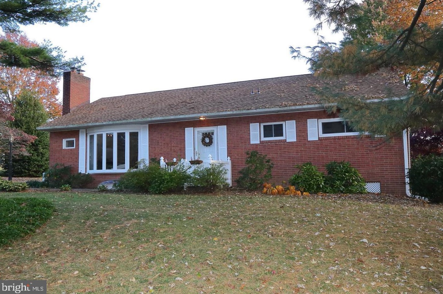 10 Pilgrim Dr, Lancaster, PA 17603