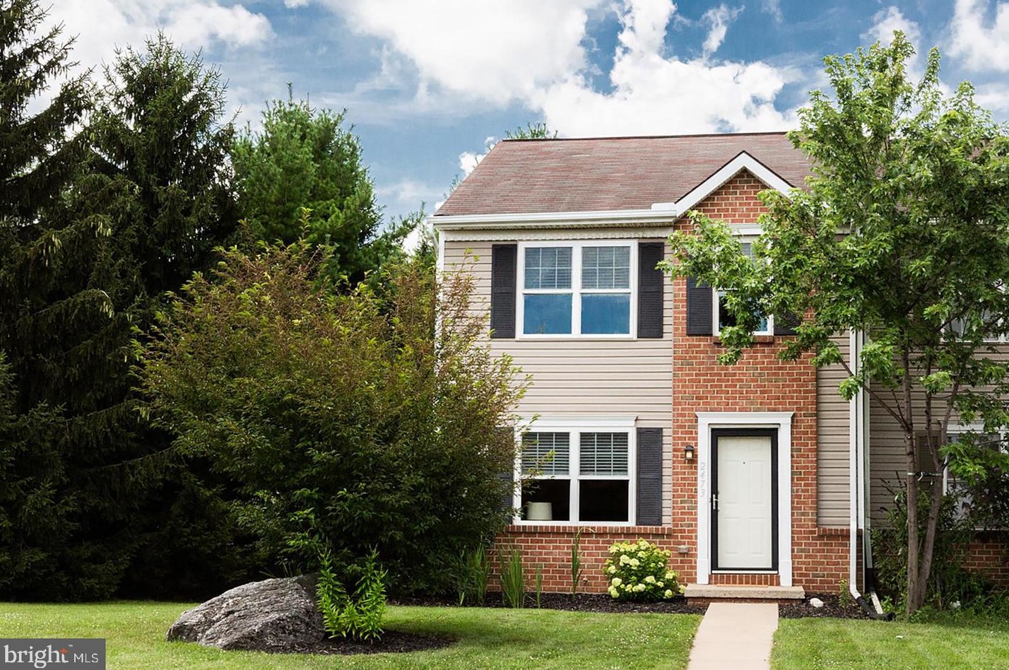 2473 Franklin Dr, East Petersburg, PA 17520-1062