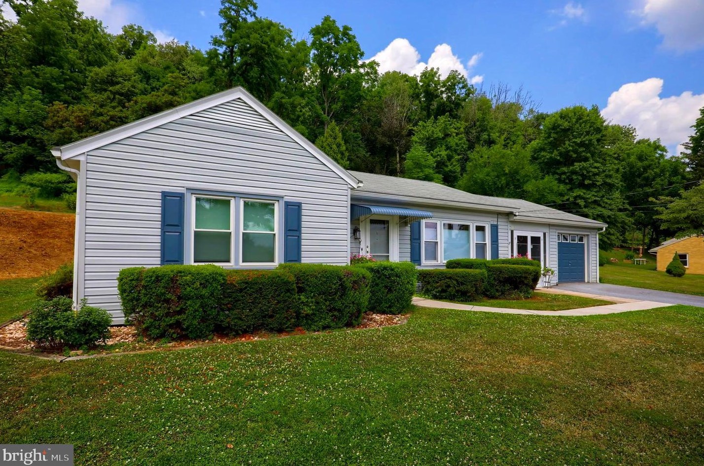 2515 Chestnut Ridge Dr, Lancaster, PA 17601