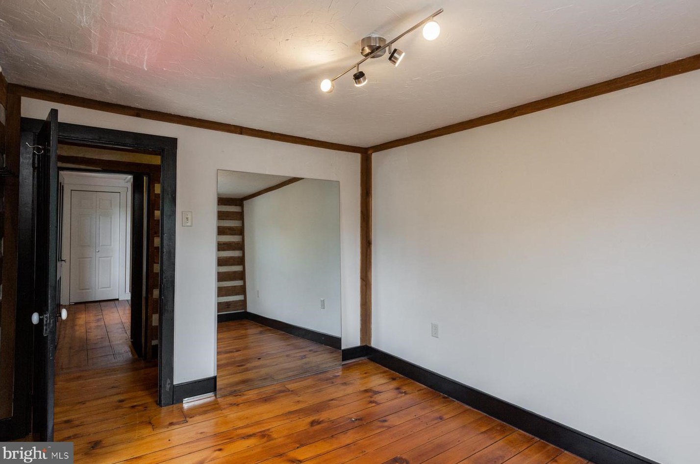 466 Market St, Marietta PA 17547-1608 exterior